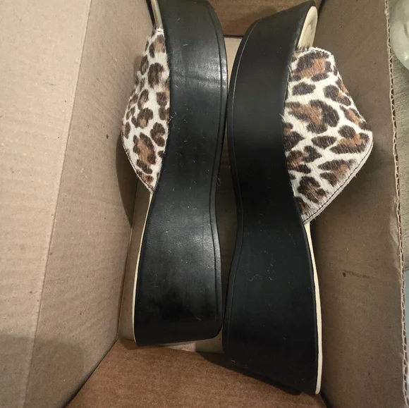 Eddie Bauer Slide Wedge Animal Print Pony Hair shoe - Picture 7 of 7